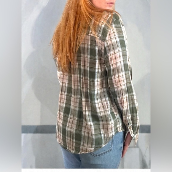 M American Eagle BoyFriend Fit Flannel, olive green and light blush pink plaid - Picture 8 of 9